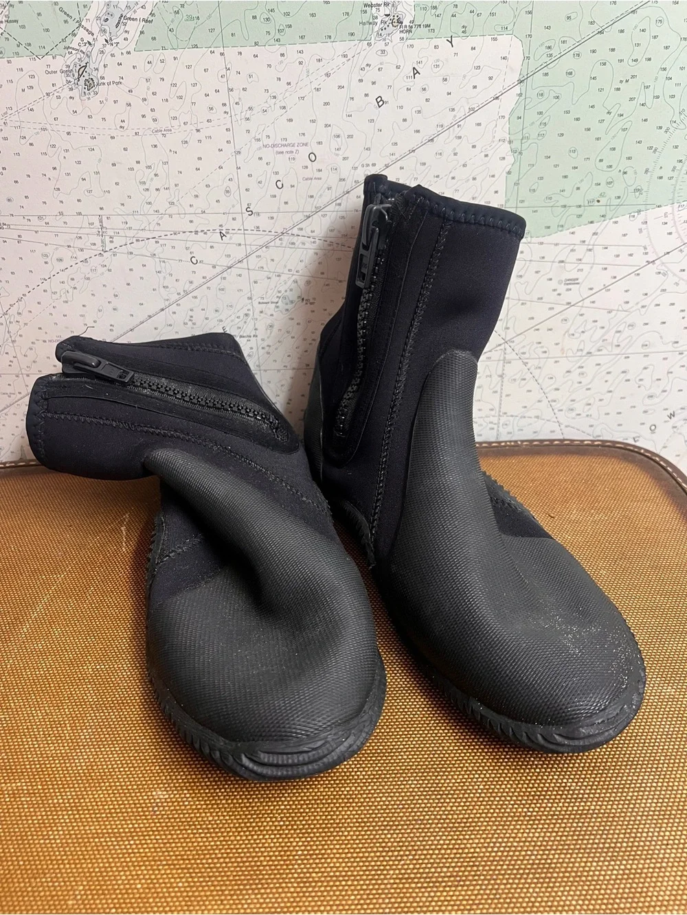 Used Cressi 3mm Minorca Long Water Sport Boots Size: 10 Men 11 Women EU 33/34